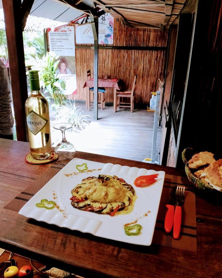 サント・マリー島 Chez Nath Bed & Breakfast エクステリア 写真
