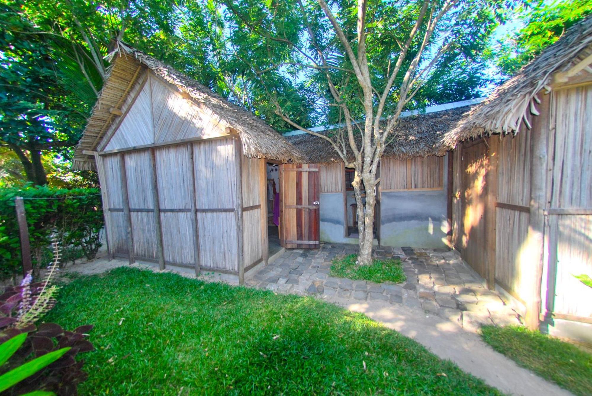 サント・マリー島 Chez Nath Bed & Breakfast エクステリア 写真